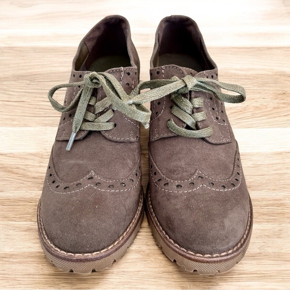 Sophie17 Olive Suede Lace-Up Chunky Heel Oxford Booties, Sz 8 - Picture 3 of 5